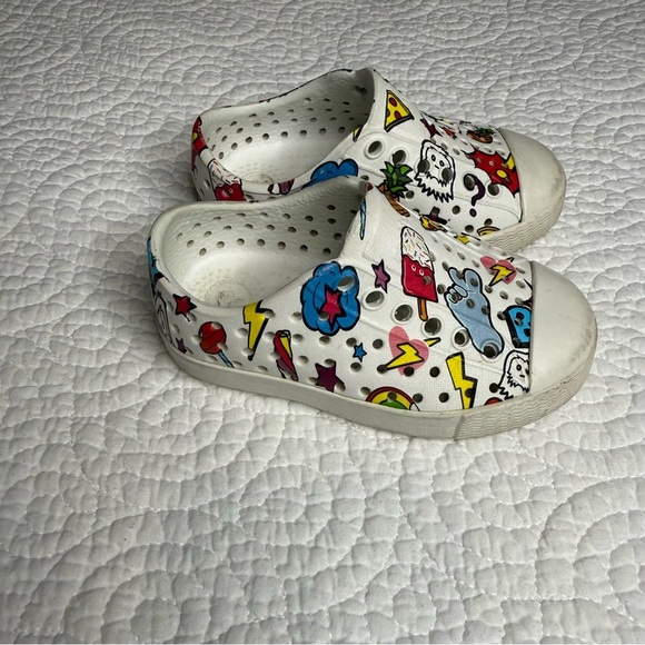 Native Shoes White Water Shoes with Playful Design - Picture 4 of 10